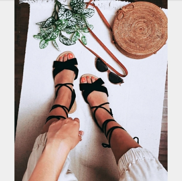 🚨The Thiva//Black lace up sandal - Picture 3 of 6